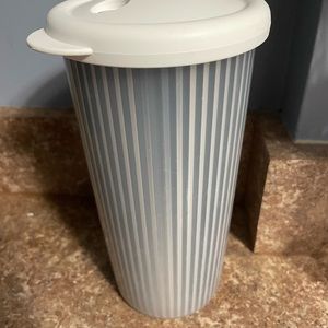 Tupperware Insulated 24 oz. Tumbler
